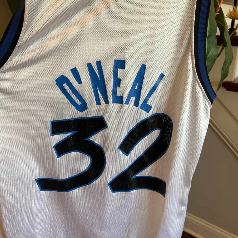 Vintage champion Orlando Magic Shaquille O'Neal #32 jerseysize 44 NBA made inUSA